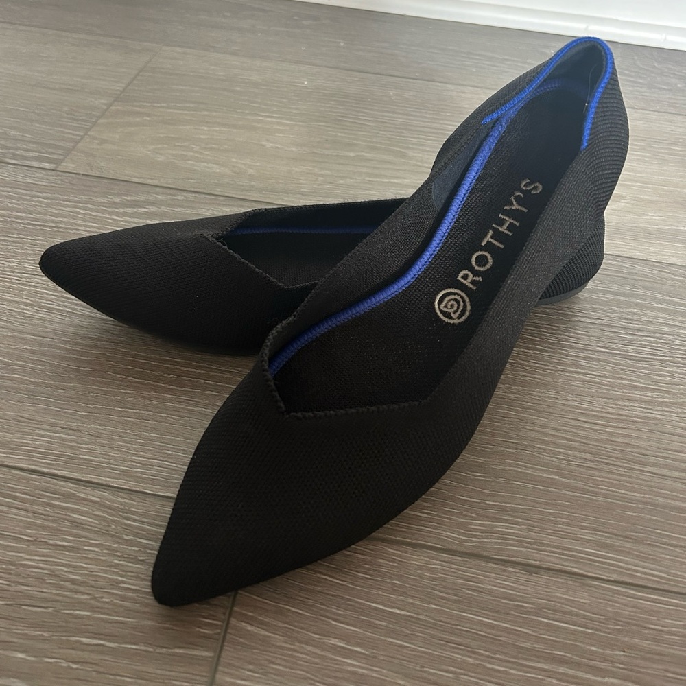Rothy’s black flats